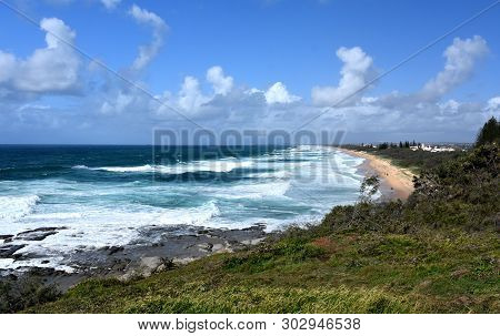Beautiful Weather At Buddina Beach Along Pacific Boulevard (sunshine Coast, Queensland, Australia). 