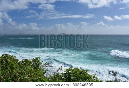 Beautiful Weather At Buddina Beach Along Pacific Boulevard (sunshine Coast, Queensland, Australia). 