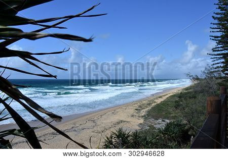 Beautiful Weather At Buddina Beach Along Pacific Boulevard (sunshine Coast, Queensland, Australia). 