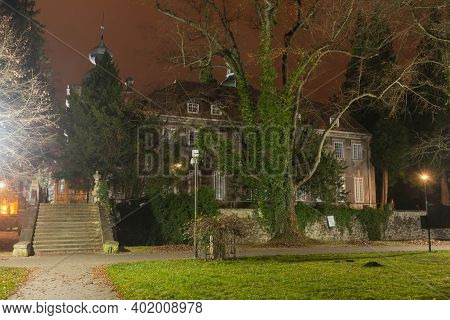 911 / 5000\nwyniki Tłumaczenia\nmanor Park In Iłowa.\niłowa, A Small Town In Western Poland. There I