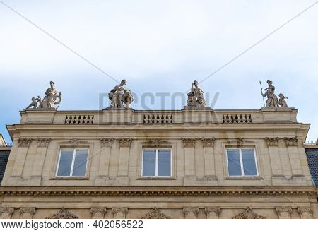 The New Palace ( Neues Schloss ) Which Stands On Schlossplatz, In Stuttgart - Germany