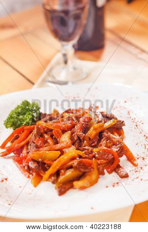 เนื้อและสตูว์ผัก