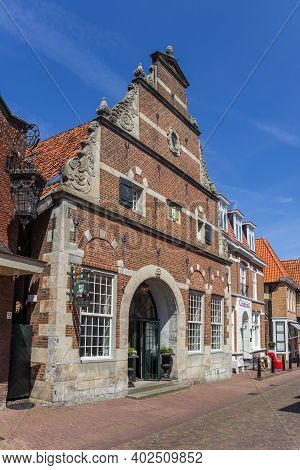 Ootmarsum, Netherlands - May 26, 2020: Historic Cremershuis Building In The Center Of Ootmarsum, Net