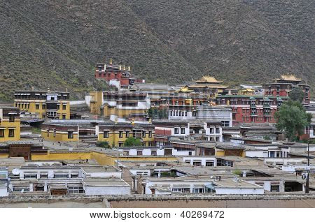 Labrang tibeti buddhista kolostor Xiahe Labrang tibeti buddhista kolostorban Xiahe városában