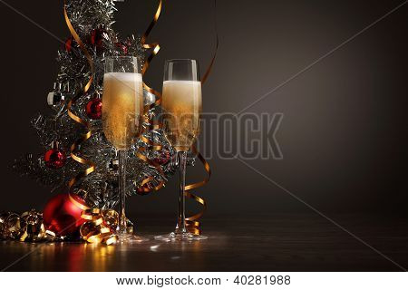 Bicchieri di champagne al party di Capodanno