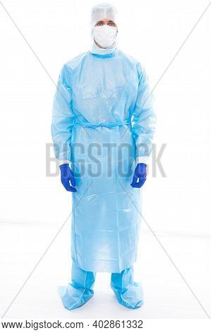 Pulmonary And Critical Care Physician Wear Personal Protective Equipment Against Covid-19 Infectious