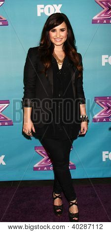 LOS ANGELES - 19 de DEC: Demi Lovato en las actuaciones de final de temporada de 'X Factor' Mostrar taping en CBS 