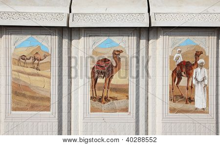 Mosaico de escenas de vida beduino en Doha