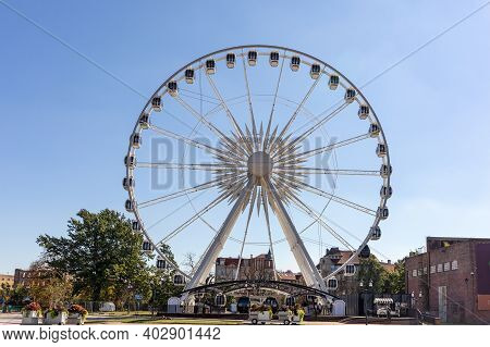 Gdansk, Poland - Sept 9, 2020: Ferris Wheel On The Granary Island In Gdansk, Poland
