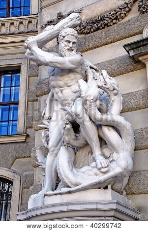 กลุ่มดาวเฮอร์คิวลีสใน Vienna(Austria)