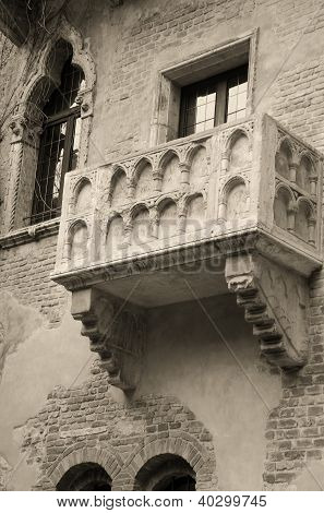 ระเบียงที่มีชื่อเสียงของ Juliet(Verona,Italy)