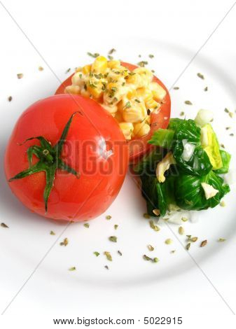 Pomodoro farcito con mais e maionese