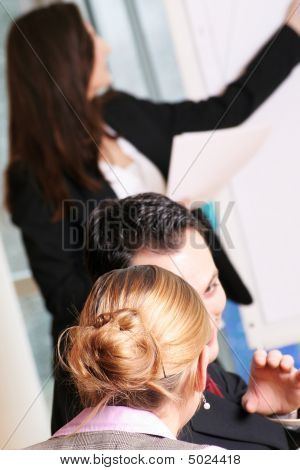 Geschäftsleute und flipchart