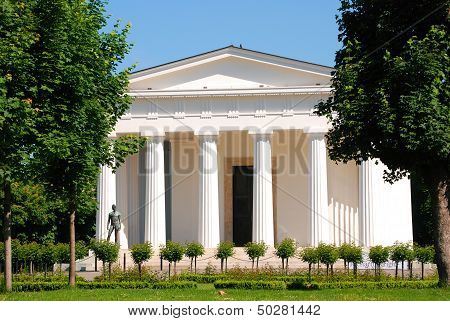 Theseus temple