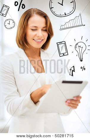 Ofis, iş, teknoloji ve internet kavramı - iş kadını ofiste tablet pc ile