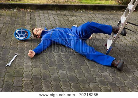 Unconscious Technician Fell From Ladder On Street
