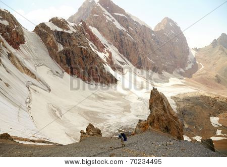 FANN MOUNTAINS, TAJIKISTAN - AUGUST 09: Tourists in the hi Fann mountains on august 09, 2014, Tajikistan.