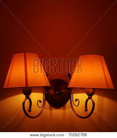 Elegant wall lamp