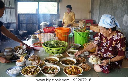 Asia Woman, Vietnamese Food