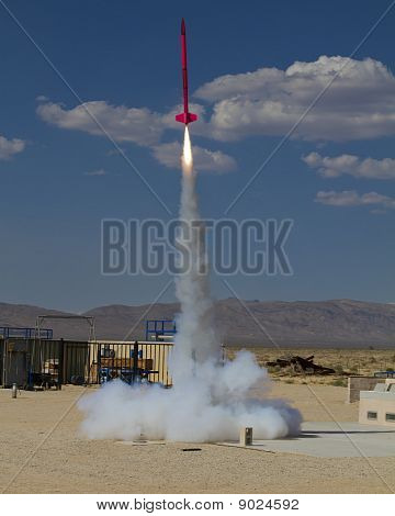 Zahájení jednostupňové složené rakety