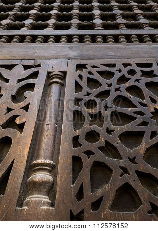 Interleaved Wooden Ornaments (arabisk)
