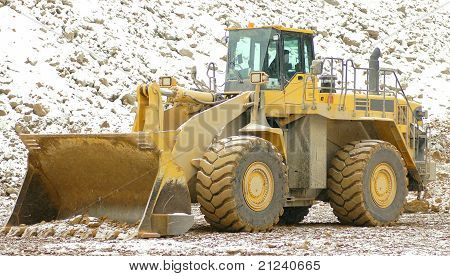 Heavy front loader