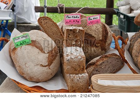 Chléb na místním trhu