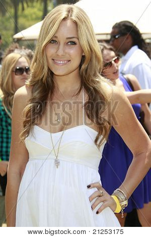 LOS ANGELES - 8. června: Lauren Conrad v 'Čas pro Heroes' Celebrity Carneval prospěch Eliza