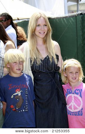 LOS ANGELES - 8 juin : Lauralee Bell à un carnaval de célébrité 'A Time For Heroes' bénéficiant de l'Eliza