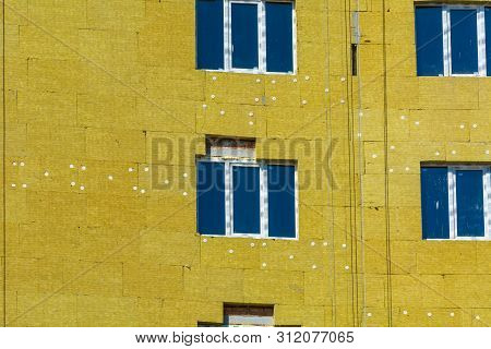 High-altitude Work On The External Walls Of Glass Wool Insulation And Plaster