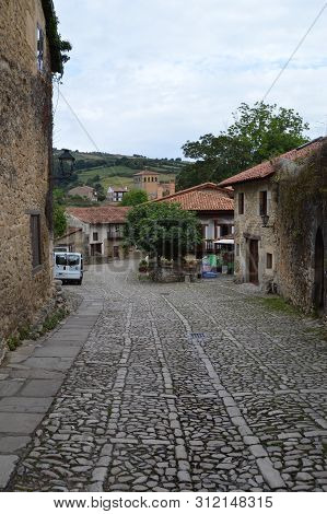 Beautiful Medieval Racial Street In Santillana Del Mar. August 26, 2013. Santillana Del Mar, Cantabr