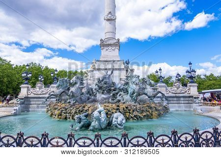 Bordeaux, France - May 5, 2019 : Monument Aux Girondins And Fontaine On The Esplanade Des Quinconces