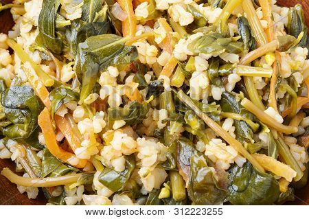 Stewed Bulgur With Portulak