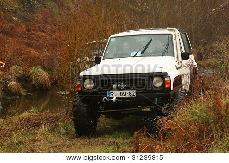Bir bilinmeyen sürücü/takım üçüncü TT Jeep Turuna Katılma
