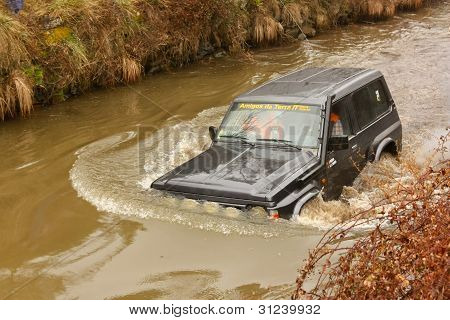 Bir bilinmeyen sürücü/takım üçüncü TT Jeep Turuna Katılma