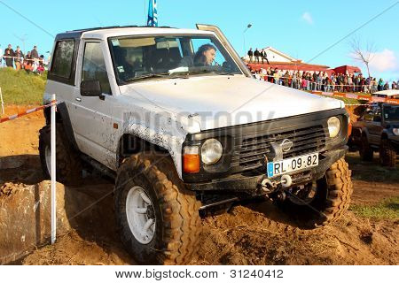Bir bilinmeyen sürücü/takım üçüncü TT Jeep Turuna Katılma