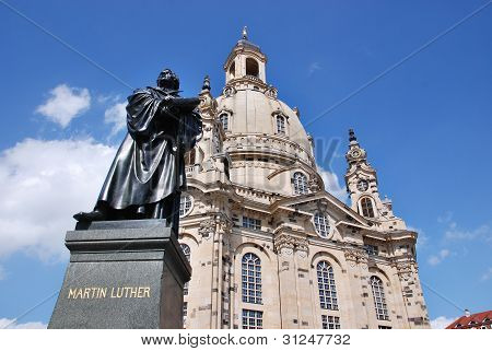 Martin Luther statue ved Dresden Frauenkirche