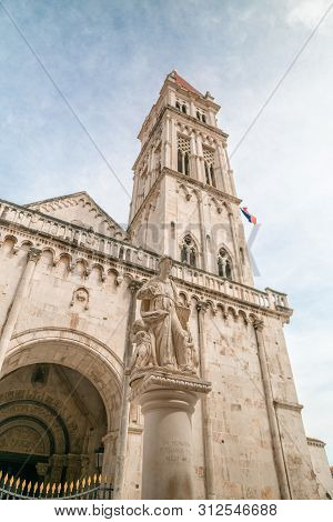 Monument Or Statue At Saint Lovre Church Square In Trogir, Croatia