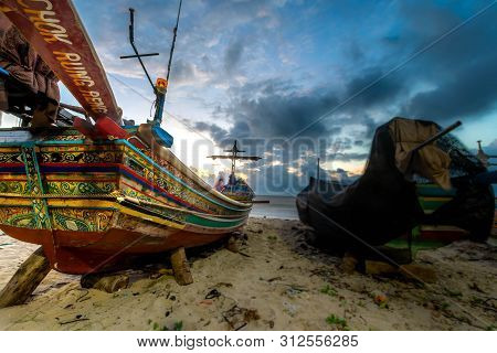 Songkhla, Thailand - Feb. 2, 2019 : The Colorful Pattern Of Koleh Boat At Ban Bo Mas Beach, Songkhla