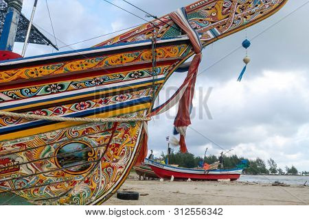 Songkhla, Thailand - Feb. 2, 2019 : The Colorful Pattern Of Koleh Boat At Ban Bo Mas Beach, Songkhla