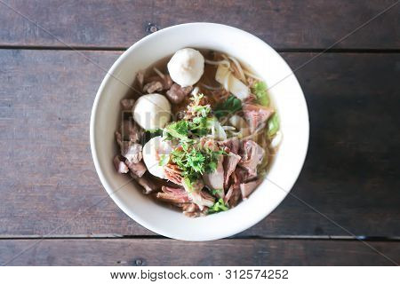 Noodles Or Pork Noodles With Pork Ball And Vegetable