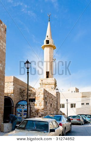 Minaret v jordánský městem Kerak