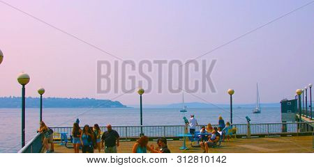 Seattle, Washington, Usa (mai 9, 2019) Downtown Seattle, Sit On The Sea, A Place To Relax In Seattle
