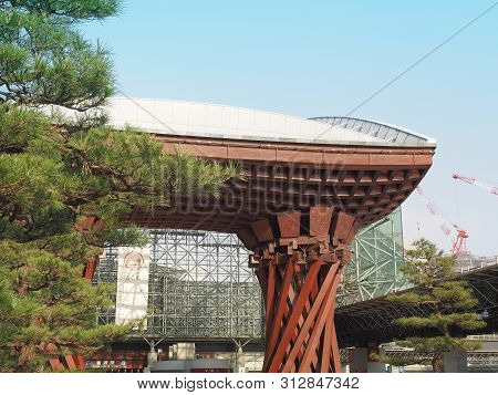 Kanazawa, Japan - March 12, 2019: The Tsuzumi Drum Gate At Jr Kanazawa Station. Kanazawa Station Is 
