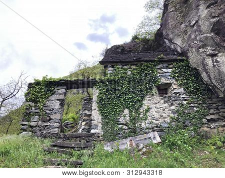 The Gra (the Sott Piodau Site), Bignasco - Canton Of Ticino, Switzerland