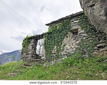 The Gra (the Sott Piodau Site), Bignasco - Canton Of Ticino, Switzerland