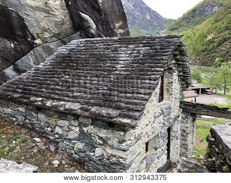 The Gra (the Sott Piodau Site), Bignasco - Canton Of Ticino, Switzerland