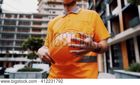 Construction Worker Wearing Safety Equipment. Kn 95 Mask. Corona Mask. Covid-19 Protective Respirato