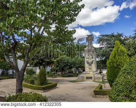Almeida, Guarda, Portugal; August 2020: Entance And Fragment Of The Fortified Medieval Walls Of The 