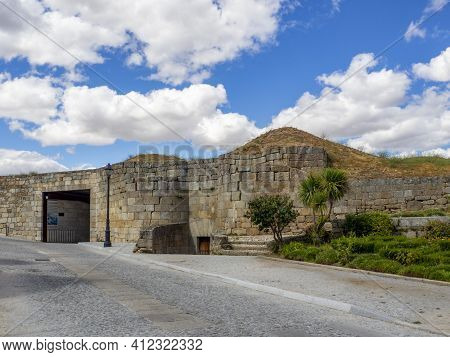 Almeida, Guarda, Portugal; August 2020: Entance And Fragment Of The Fortified Medieval Walls Of The 